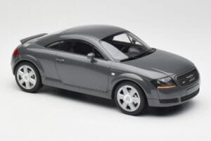 Audi TT 8N Coupe Grey Metallic Minichamps 1:18 155017020 Metal — billede 4 af 6