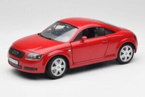 Audi TT 8N Coupe Rød Revell 1:18 89909092 Metal