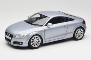 Audi TT 8N RHD Lake Sølv Metallic Minichamps 1:18 150015020 Metal