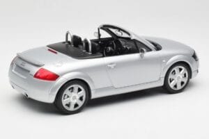 Audi TT 8N Roadster Silver Metallic Minichamps 1:18 155017031 Metal — billede 2 af 6