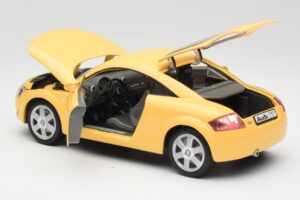 Audi TT 8N Gul Revell 1:18 08954-M1 Metal — billede 5 af 8