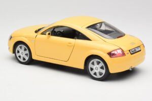 Audi TT 8N Gul Revell 1:18 08954-M1 Metal — billede 7 af 8