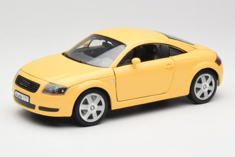 Audi TT 8N Gul Revell 1:18 08954-M1 Metal