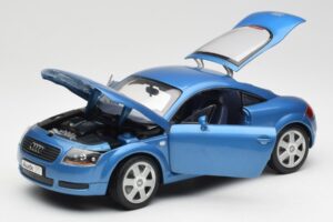 Audi TT 8N Blå Revell 1:18 8954 Metal — billede 2 af 8