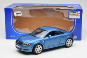 Audi TT 8N Blå Revell 1:18 8954 Metal — billede 8 af 8