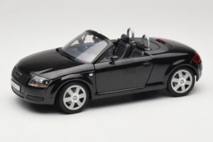 Audi TT 8N Roadster Sort Revell 1:18 8980 Metal