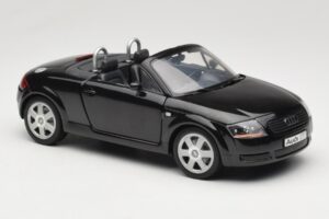 Audi TT 8N Roadster Sort Revell 1:18 8980 Metal — billede 6 af 8