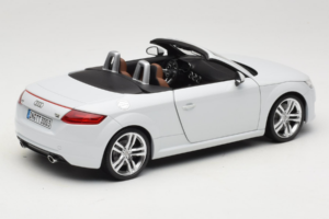 Audi TT 8S Roadster Glacier White Minichamps 1:18 5011400515 Metal — billede 3 af 8
