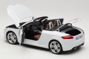 Audi TT 8S Roadster Glacier White Minichamps 1:18 5011400515 Metal — billede 5 af 8