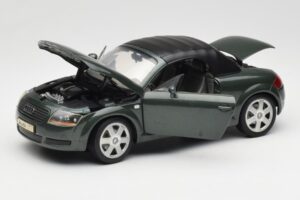 Audi TT 8N Roadster Grøn Revell 1:18 8979 Metal — billede 2 af 8