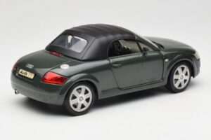 Audi TT 8N Roadster Grøn Revell 1:18 8979 Metal — billede 3 af 8