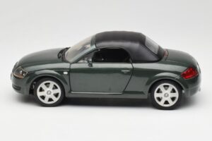 Audi TT 8N Roadster Grøn Revell 1:18 8979 Metal — billede 4 af 8