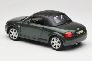 Audi TT 8N Roadster Grøn Revell 1:18 8979 Metal — billede 7 af 8