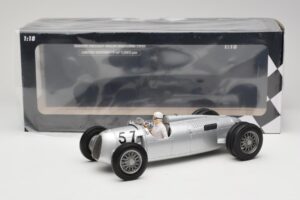 Auto Union Type C #57 H. Stuck Winner Shelsley Walsh Hill Climb 1936 Minichamps 1:18 155361057 Metal — billede 6 af 6