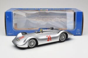 Auto Union Typ C Stromlinie #31 B. Rosemeyer 1937 Sølv Revell 1:18 08436 Metal — billede 8 af 8