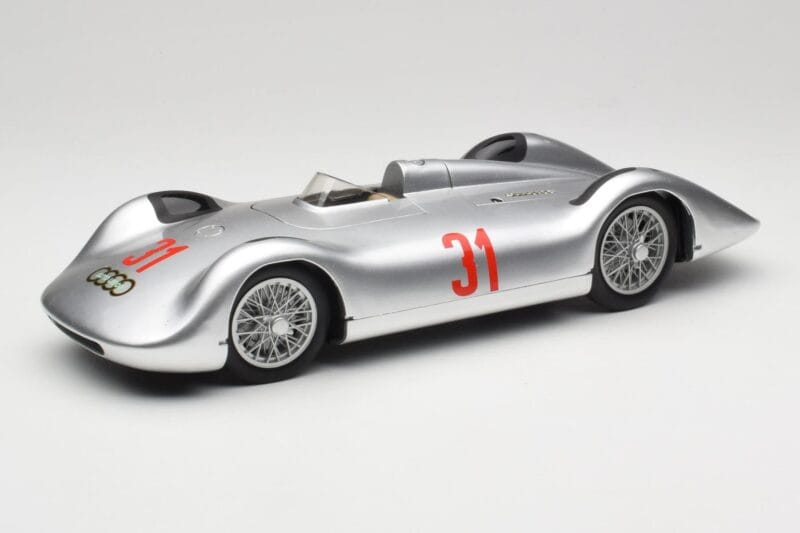 Auto Union Typ C Stromlinie #31 B. Rosemeyer 1937 Sølv Revell 1:18 08436 Metal
