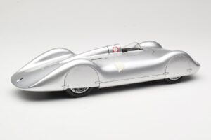 Auto Union Type C Streamliner #72 B. Rosemeyer World Record 1937 Revell 1:18 08420 Metal — billede 2 af 6