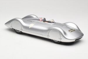 Auto Union Type C Streamliner #72 B. Rosemeyer World Record 1937 Revell 1:18 08420 Metal — billede 4 af 6