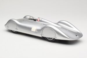 Auto Union Type C Streamliner #72 B. Rosemeyer World Record 1937 Revell 1:18 08420 Metal — billede 5 af 6
