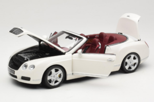 Bentley Continental GTC Hvid Minichamps 1:18 100139032 Metal — billede 2 af 8