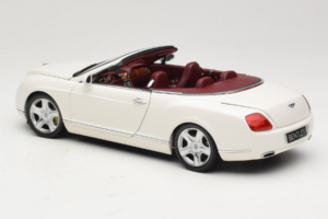 Bentley Continental GTC Hvid Minichamps 1:18 100139032 Metal — billede 7 af 8