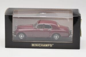 Bentley S1 Continental Flying Spur Bordeaux Minichamps 1:43 436139550 Metal — billede 4 af 4