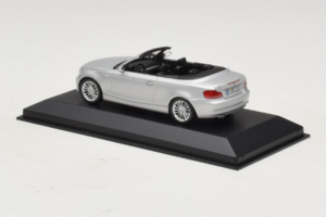 BMW 1-Series E88 Cabriolet Titan Silver Minichamps 1:43 80420427037-R1 Metal — billede 3 af 5