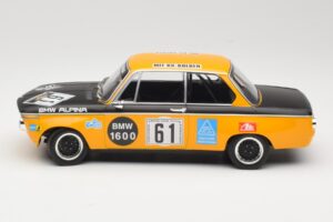 BMW 1600-2 BMW Alpina #61 R. Herzog / N. Lauda DNF 6 Hours Nurburgring 1970 Minichamps 1:18 155702661 Metal — billede 3 af 6