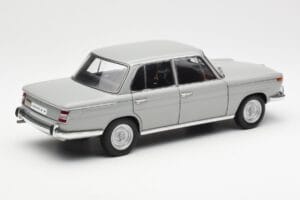 BMW 1800 TiSA Bernina Grå AUTOart 1:18 70621 Metal — billede 3 af 8