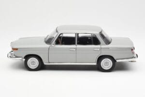 BMW 1800 TiSA Bernina Grå AUTOart 1:18 70621 Metal — billede 4 af 8