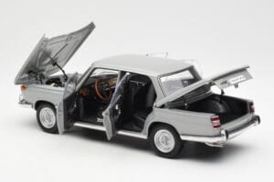 BMW 1800 TiSA Bernina Grå AUTOart 1:18 70621 Metal — billede 5 af 8