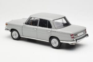 BMW 1800 TiSA Bernina Grå AUTOart 1:18 70621 Metal — billede 7 af 8