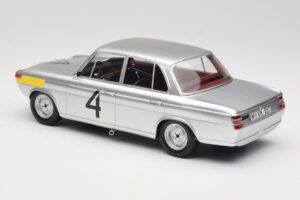 BMW 1800 TiSA #4 J. Ickx / J. van Ophem 24 Hours of Spa 1965 Winners Minichamps 1:18 107652504 Resin — billede 5 af 6