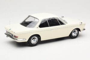 BMW 2000 CS Coupe Creme KK-Scale 1:18 KKDC180121 Metal — billede 2 af 6