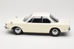 BMW 2000 CS Coupe Creme KK-Scale 1:18 KKDC180121 Metal — billede 3 af 6