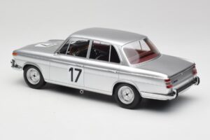 BMW 2000 Ti #17 J. Ickx / H. Hahne 24 Hours of Spa 1966 Winners Minichamps 1:18 107662517 Resin — billede 5 af 6