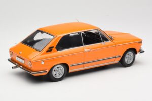 BMW 2000 Tii Touring Orange Minichamps 1:18 80430145824 Metal — billede 3 af 8