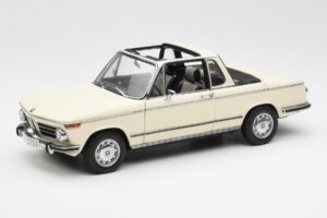 BMW 2002 Baur Cabriolet E10 Chamonix Hvid AUTOart 1:18 70532 Metal