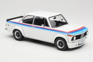 BMW 2002 E10 Turbo Hvid MCG 1:18 MCG18408-R Metal — billede 4 af 6