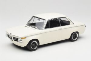 BMW 2002 Hvid Plain Body Version Minichamps 1:18 155702600 Metal