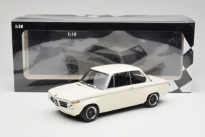 BMW 2002 Hvid Plain Body Version Minichamps 1:18 155702600 Metal — billede 6 af 6