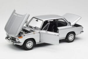 BMW 2002tii Sølv AUTOart 1:18 80430151479 Metal — billede 2 af 8