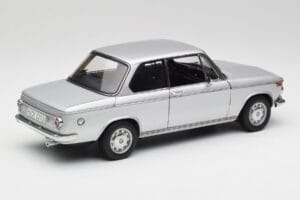 BMW 2002tii Sølv AUTOart 1:18 80430151479 Metal — billede 3 af 8