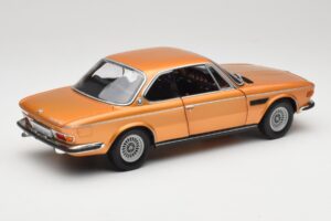 BMW 3.0 CSi E9 Gold Metallic Minichamps 1:18 180029027 Metal — billede 3 af 8