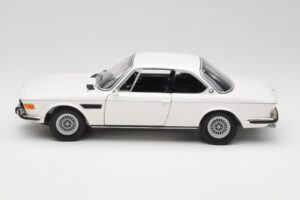 BMW 3.0 CSi E9 Hvid Minichamps 1:18 180029026 Metal — billede 4 af 8