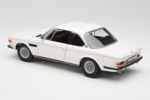 BMW 3.0 CSi E9 Hvid Minichamps 1:18 180029026 Metal — billede 7 af 8