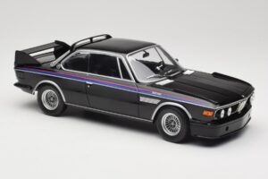 BMW 3.0 CSL E9 Sort Minichamps 1:18 155028134 Metal — billede 4 af 6