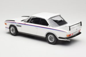 BMW 3.0 CSL E9 Hvid Minichamps 1:18 155028136 Metal — billede 5 af 6