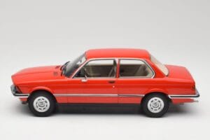 BMW 316 E21 Rød Minichamps 1:18 107024100 Resin — billede 3 af 6