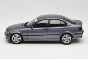 BMW 318i E46 Grey Metallic Forhandler Udgave UT Models 1:18 80430028459 Metal — billede 4 af 8